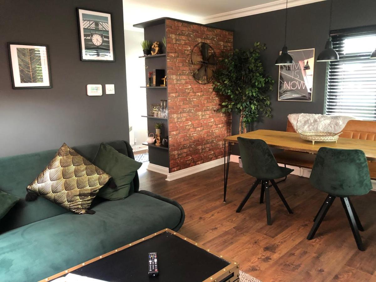Time Is Now! Beautiful Apartment In York Exterior photo